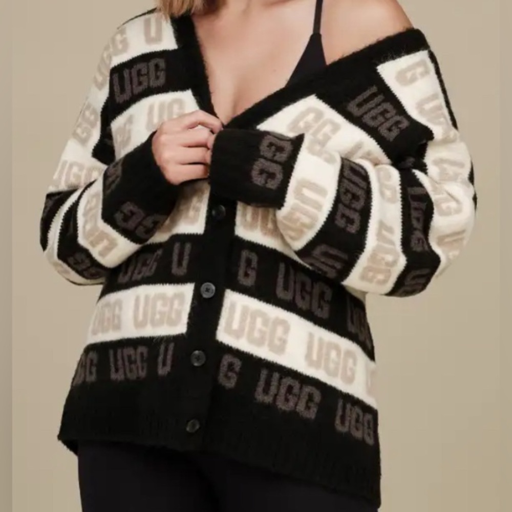 UGG GRAPHIC LOGO CARDIGAN
